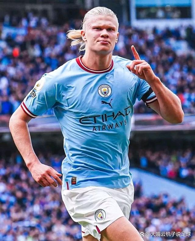 小孔塞桑被换下情绪激动不是因为斯帕莱蒂，是因摄影师险些绊倒他