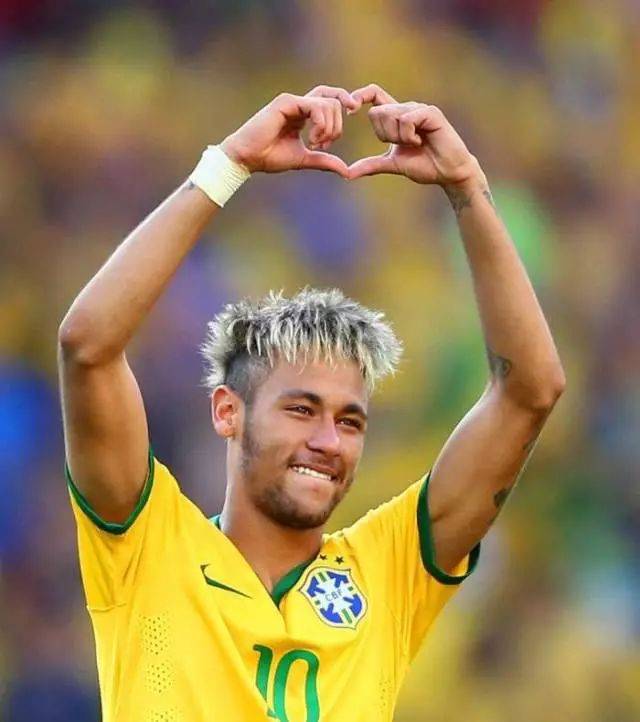 足球报：柔佛新山疑似使用停赛球员，海港队尚未确定是否上诉