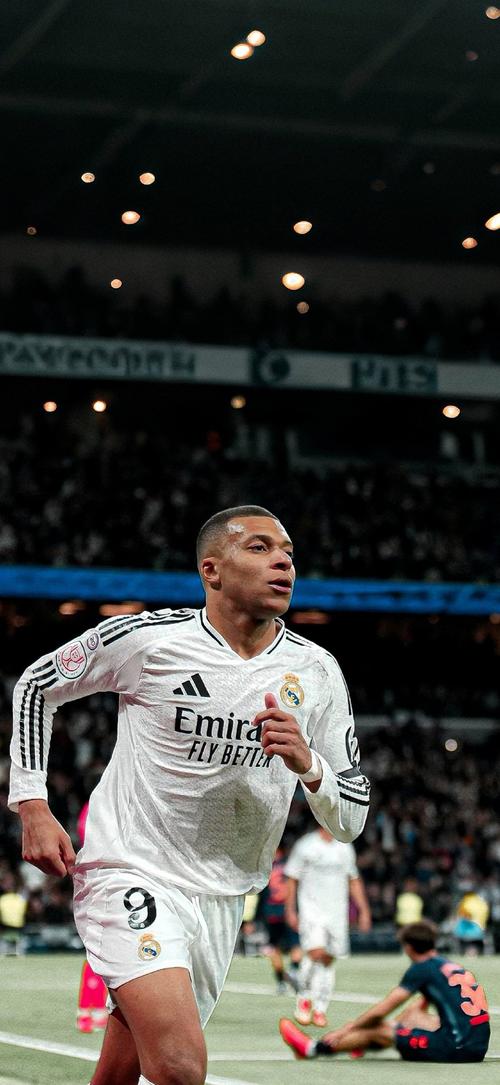 记者：德国足协内部有让诺伊尔回归的声音，需要纳帅主动出面