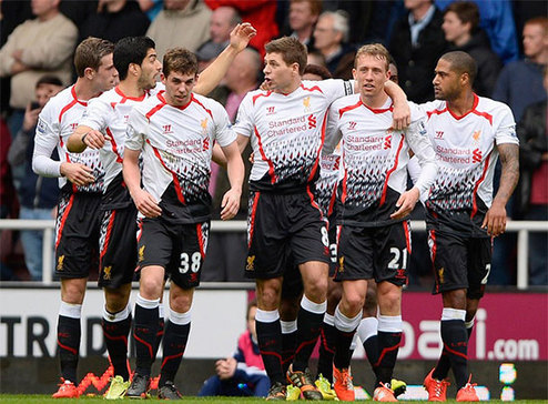 巴甲半场：维尼修斯开场染红，十人塞阿拉暂0-0巴西国际（巴甲半场战报：维尼修斯开场即染红，十人塞阿拉暂与巴西国际互交白卷）