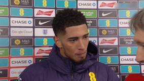 帕尔特伊听证会法院外，有抗议者举横幅批评阿森纳不作为