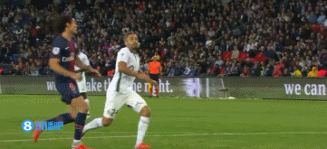 阿森纳为巴黎当红新援强势出击，利物浦加入争夺战引发激烈竞争