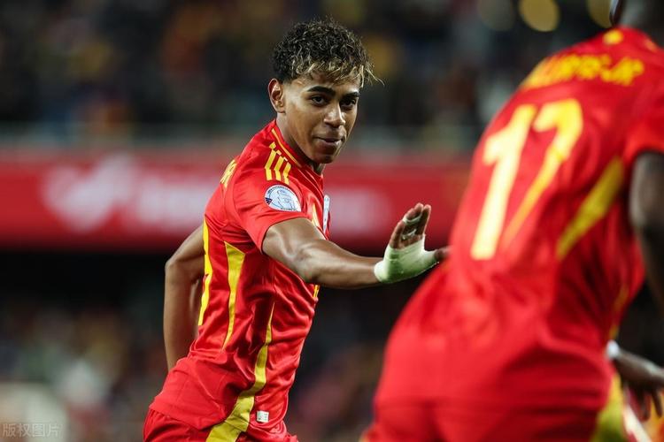 报价超十亿英镑，英媒：派拉蒙获得四年在英国的欧冠转播权