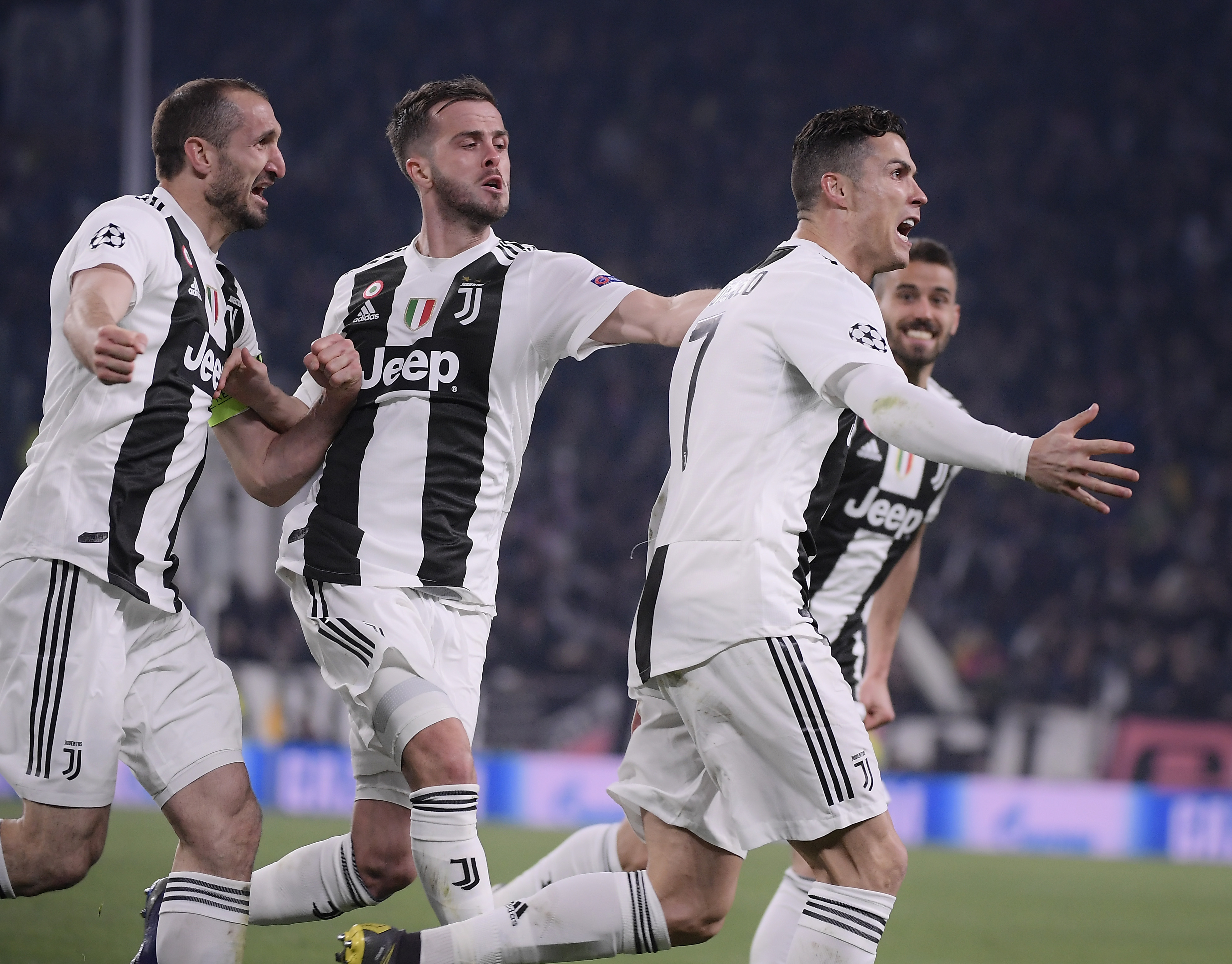 埃尔切名宿：我当年边踢边养应对耻骨炎，亚马尔伤势并未恶化（埃尔切传奇：当年我带伤边踢边养对抗耻骨炎，亚马尔伤情未加重）