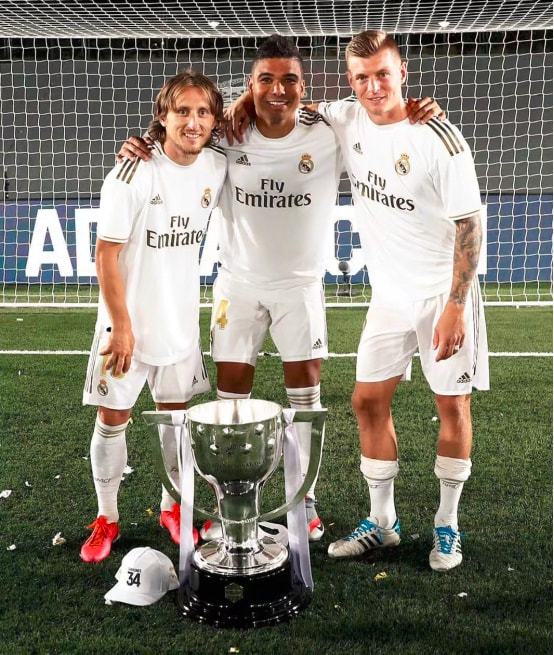 官方：洛杉矶FC与38岁门将洛里续约至2026年，含1年续约选项