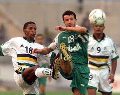 2025／26赛季英超：早起的曼联球迷有福了！曼联4-4伯恩茅斯（2025／26英超｜清晨不虚此行：曼联与伯恩茅斯4-4上演进球大战）